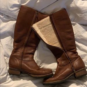 Ugg leather boots shearling lined boots size 7